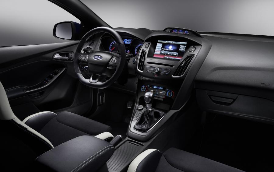  Ford Focus RS 2015 года  (фото 18 из 21)